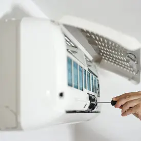 fixing and maintaining air conditioning system In London UK